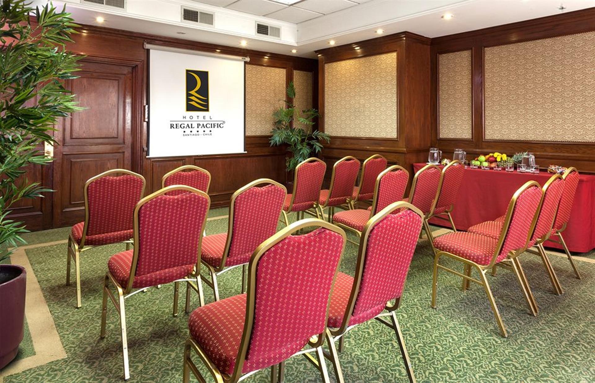 Hotel Regal Pacific Сантяго Екстериор снимка A meeting room at the Royal Regency Hotel