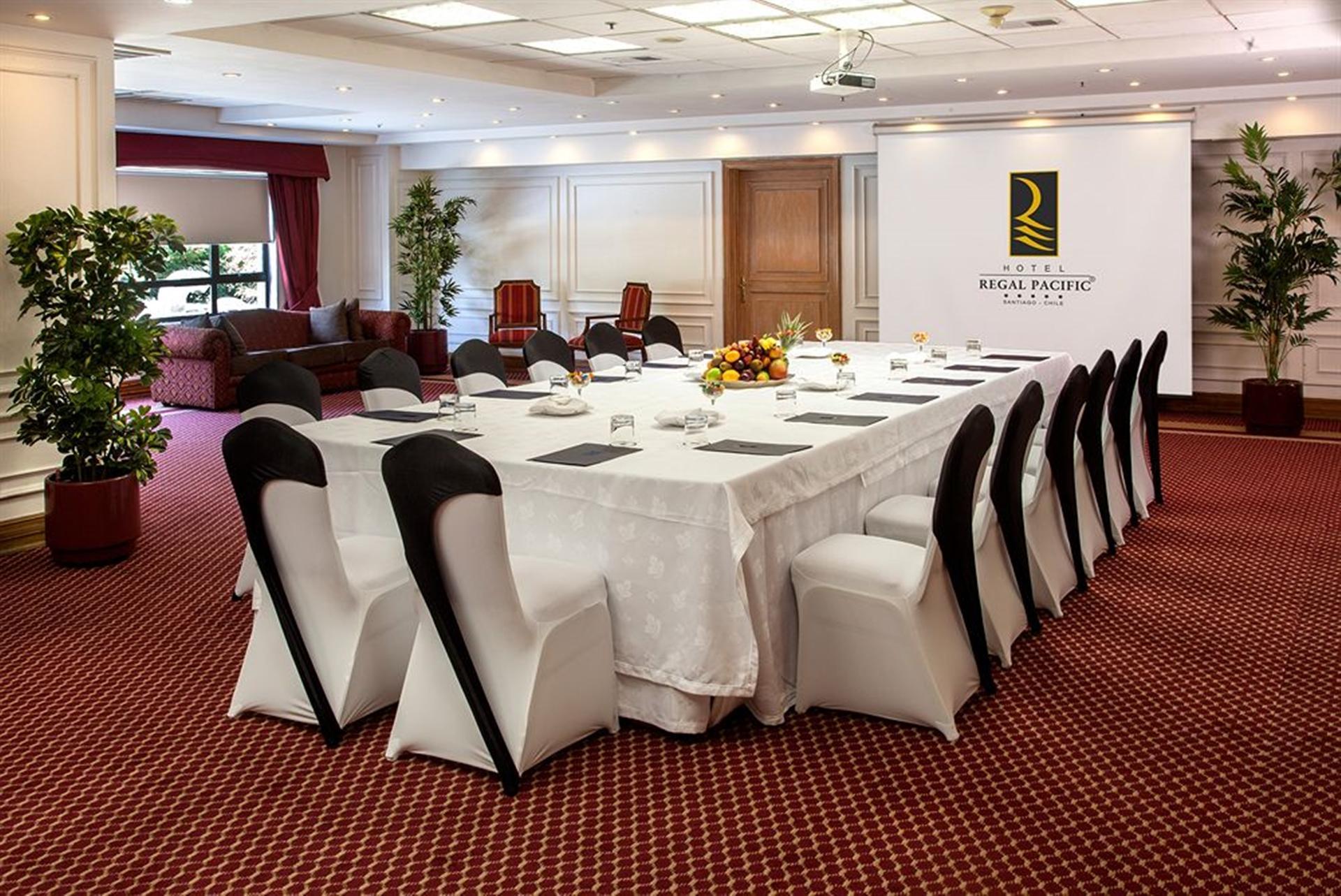Hotel Regal Pacific Сантяго Екстериор снимка The Royal Garden Hotel
