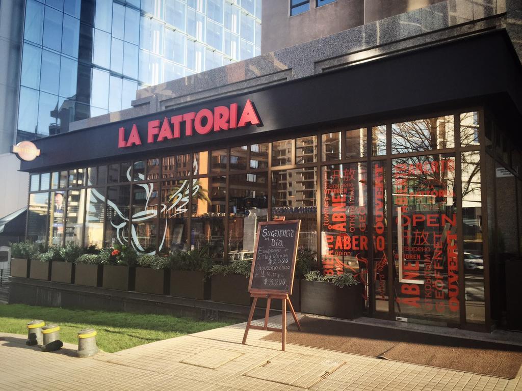Hotel Regal Pacific Сантяго Екстериор снимка La Fattoria in Madrid